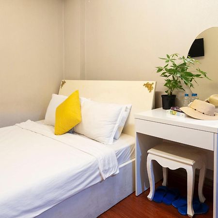 Crowne Bui Vien Hotel Ho Chi Minh City Bagian luar foto