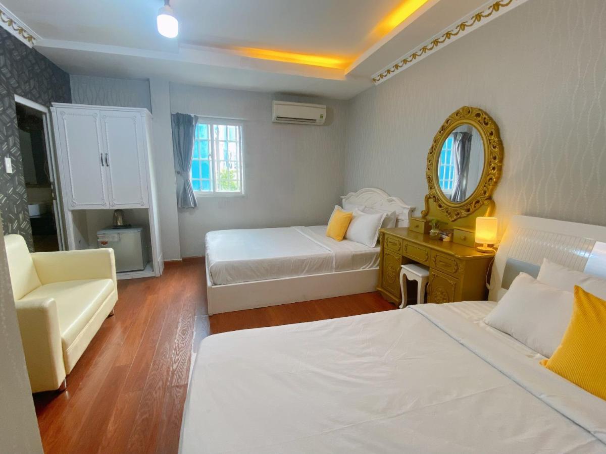 Crowne Bui Vien Hotel Ho Chi Minh City Bagian luar foto