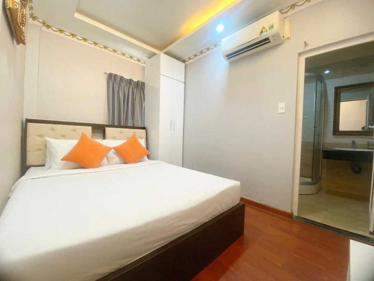 Crowne Bui Vien Hotel Ho Chi Minh City Bagian luar foto