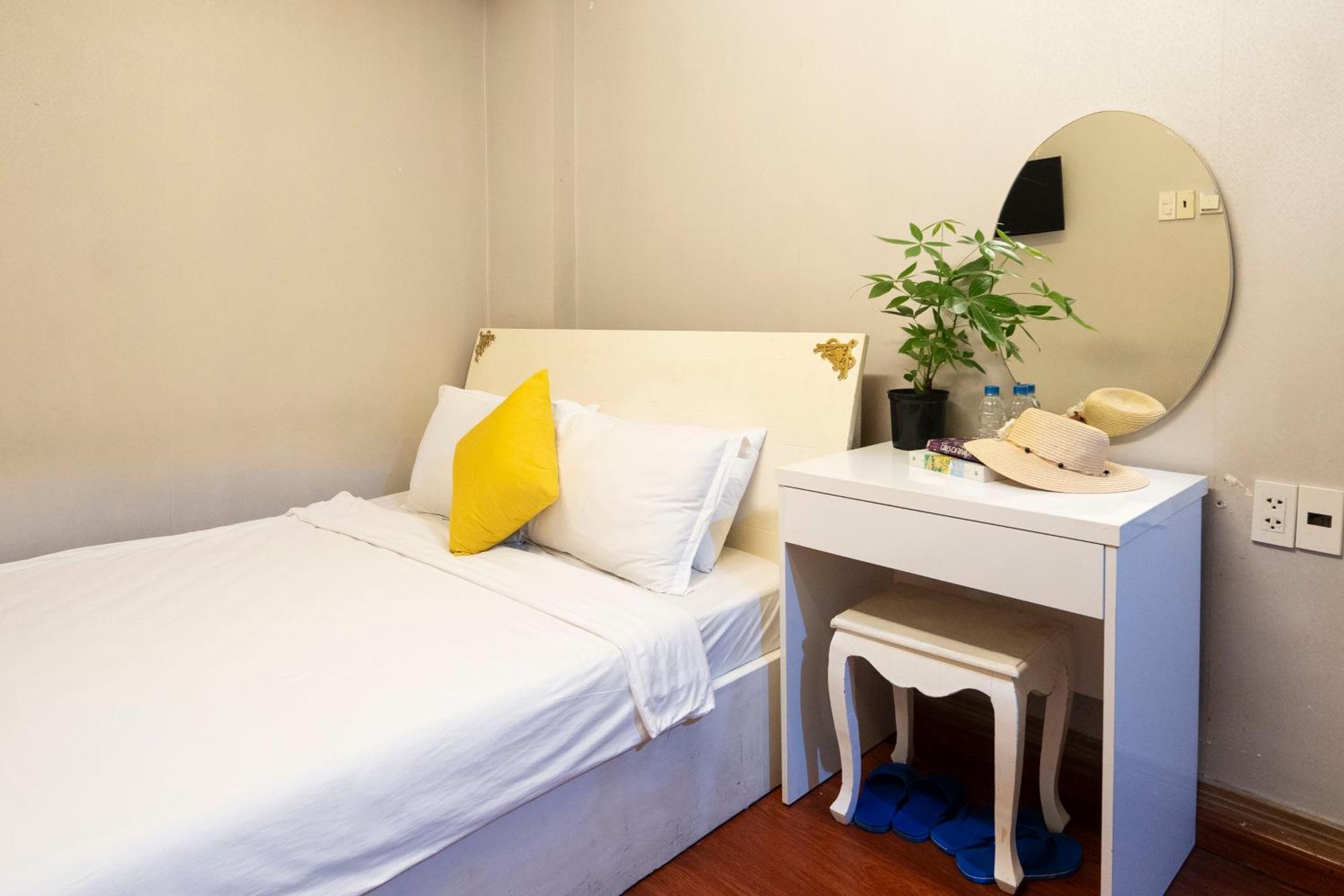 Crowne Bui Vien Hotel Ho Chi Minh City Bagian luar foto
